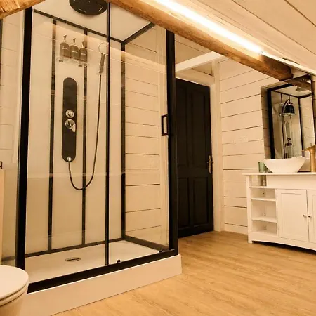 Charming Wooden Loft In A Restored 1920s House Lägenhet Kobarid